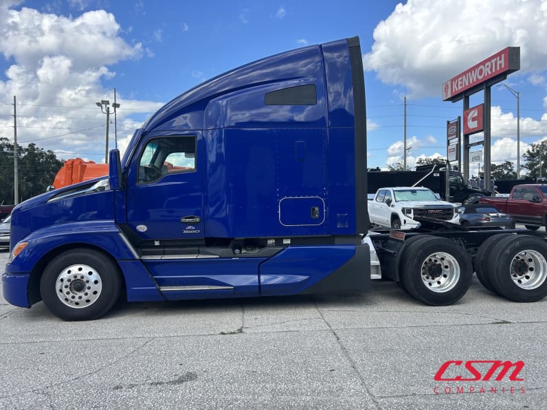 Exterior full driver side for this 2023 Kenworth T680 (Stock number: UPJ216917)
