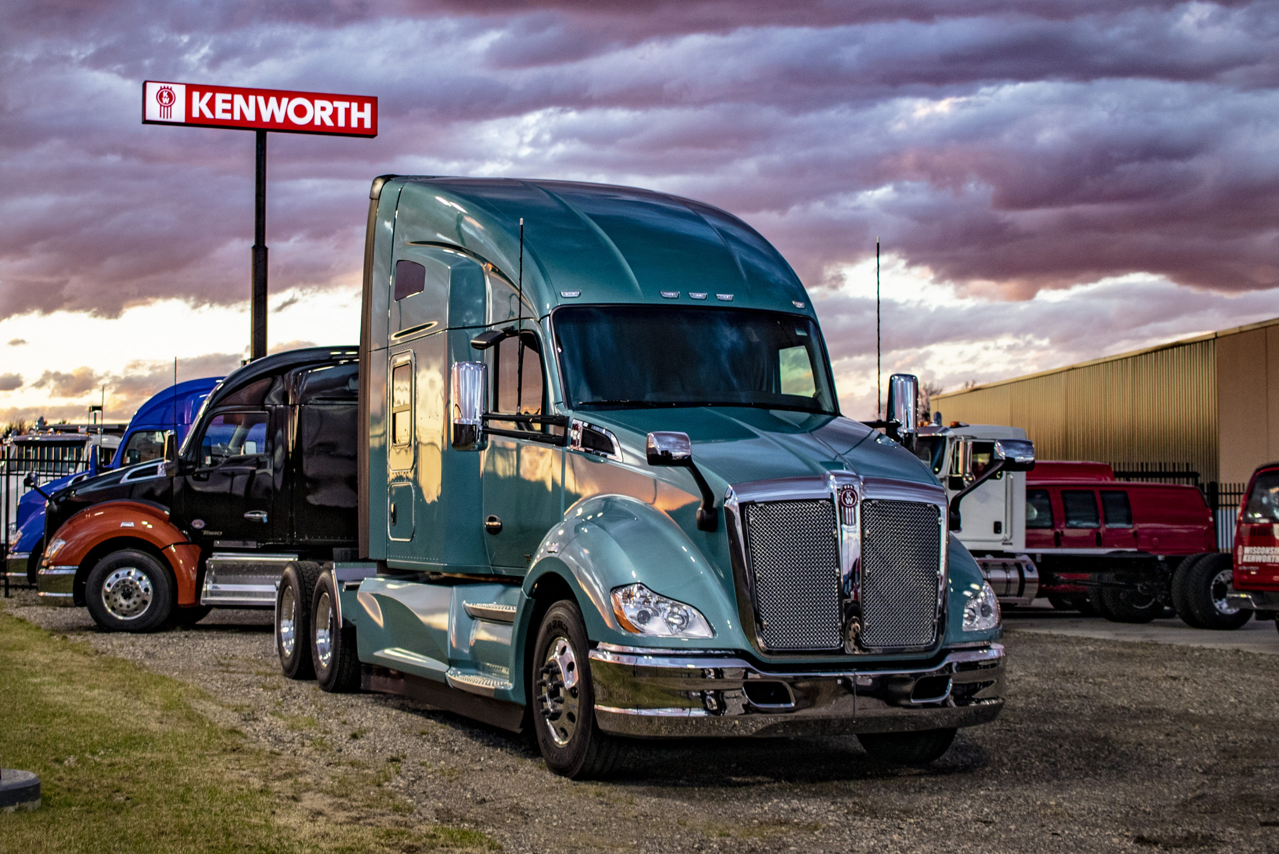 Kenworth's T680, T880 trucks get bevy of new options