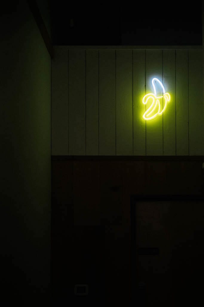 A neon banana