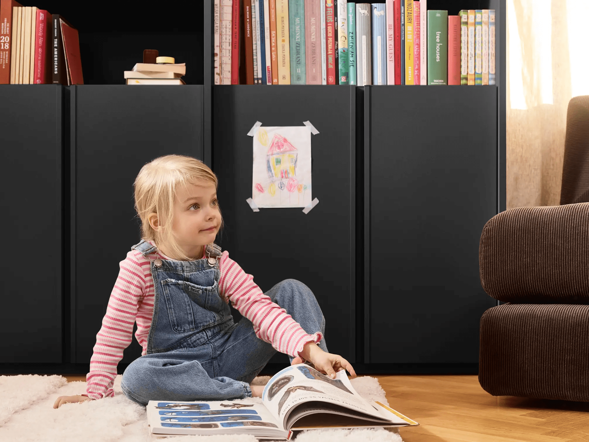 Libreria in Nero con Cassetti Esterni 3