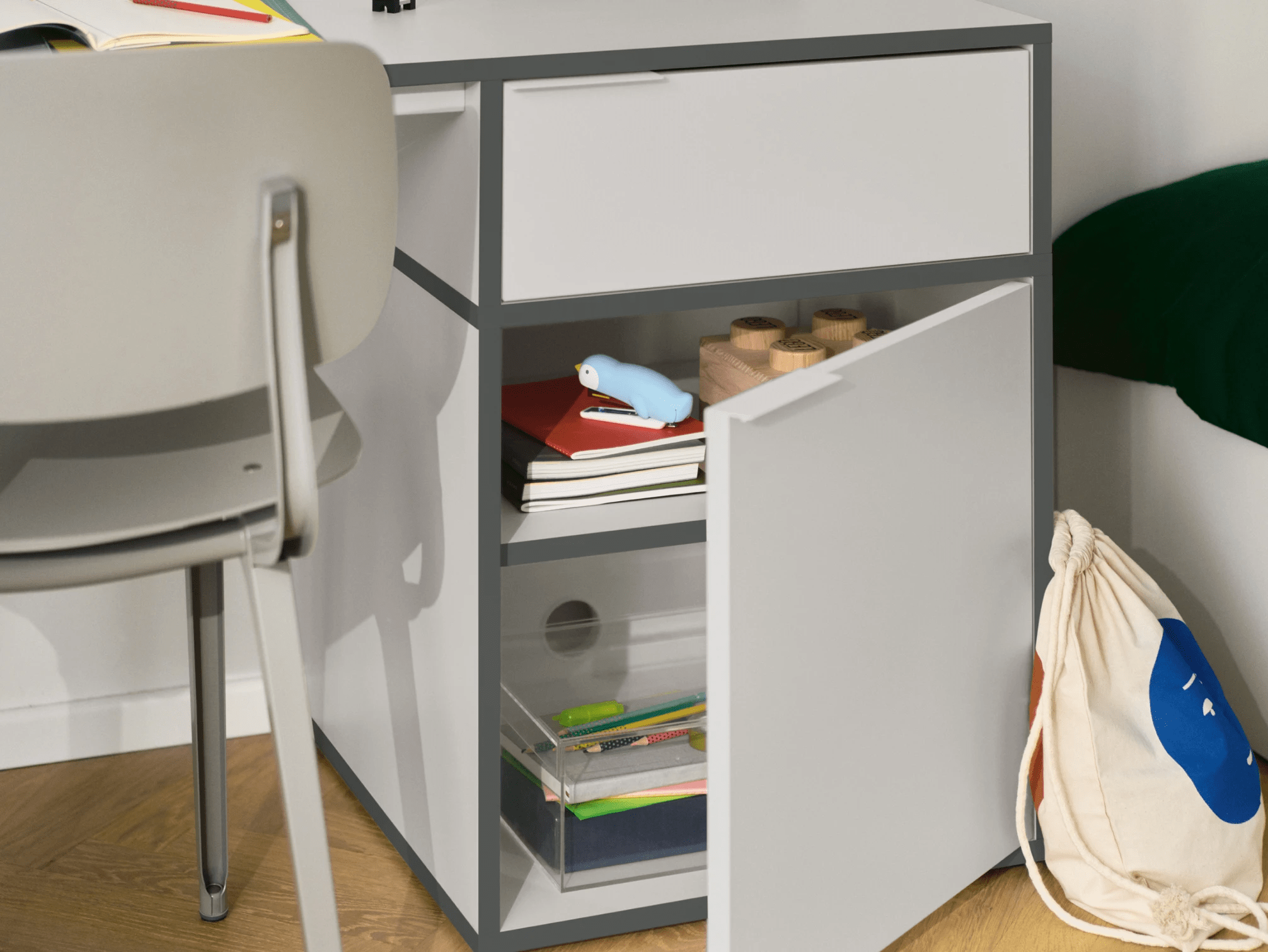 Grosses Grau + Dunkelgrau Schreibtisch mit Türen, Schubladen, Ruckwanden und Kabelmanagement - 184x73x50cm 2