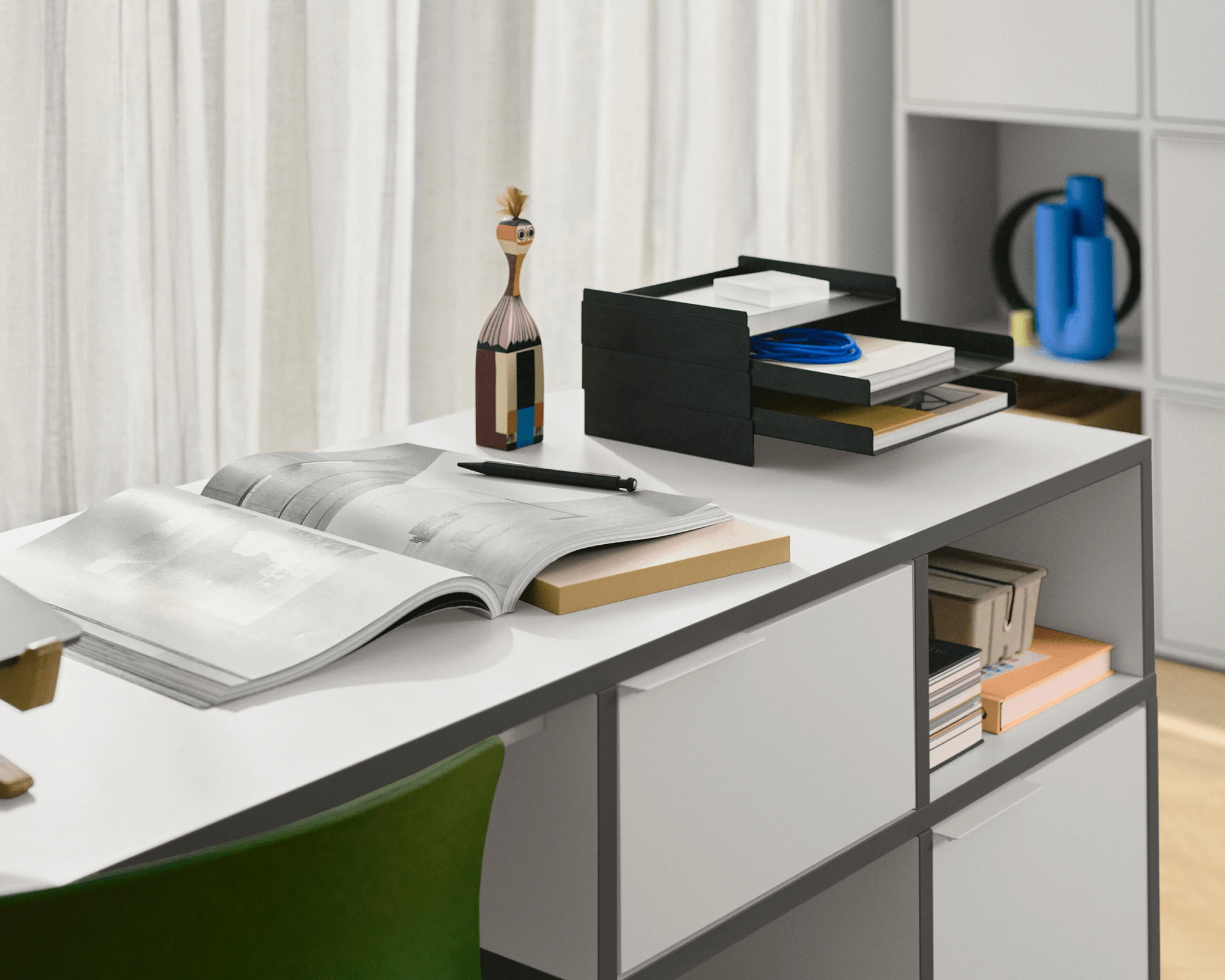 Grosses Grau + Dunkelgrau Schreibtisch mit Türen, Schubladen, Ruckwanden und Kabelmanagement - 240x73x50cm 3