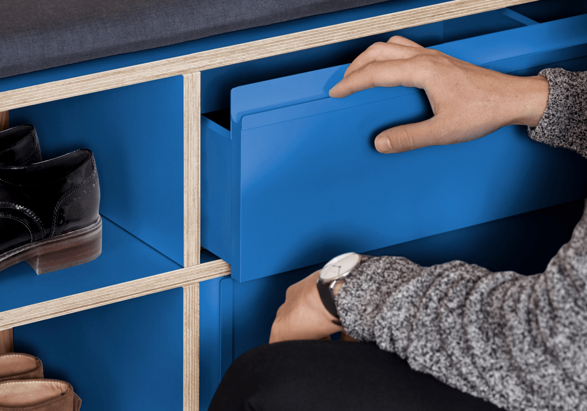 Shoe Rack in Blue with Doors and Drawers 3