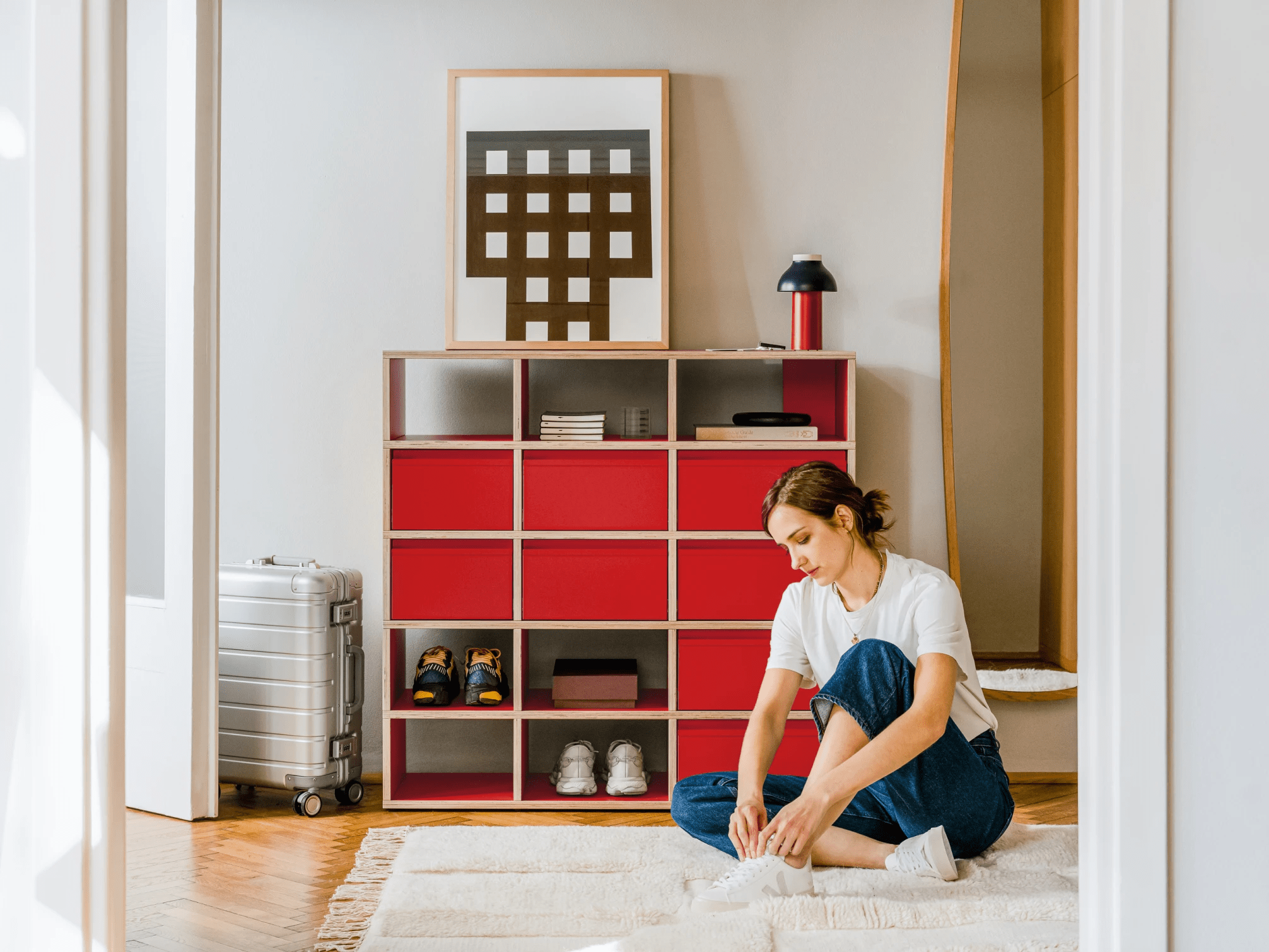Klassisk Röd Plywood Skohylla med Dörrar och Lådor plywood - 137x73x50cm 1