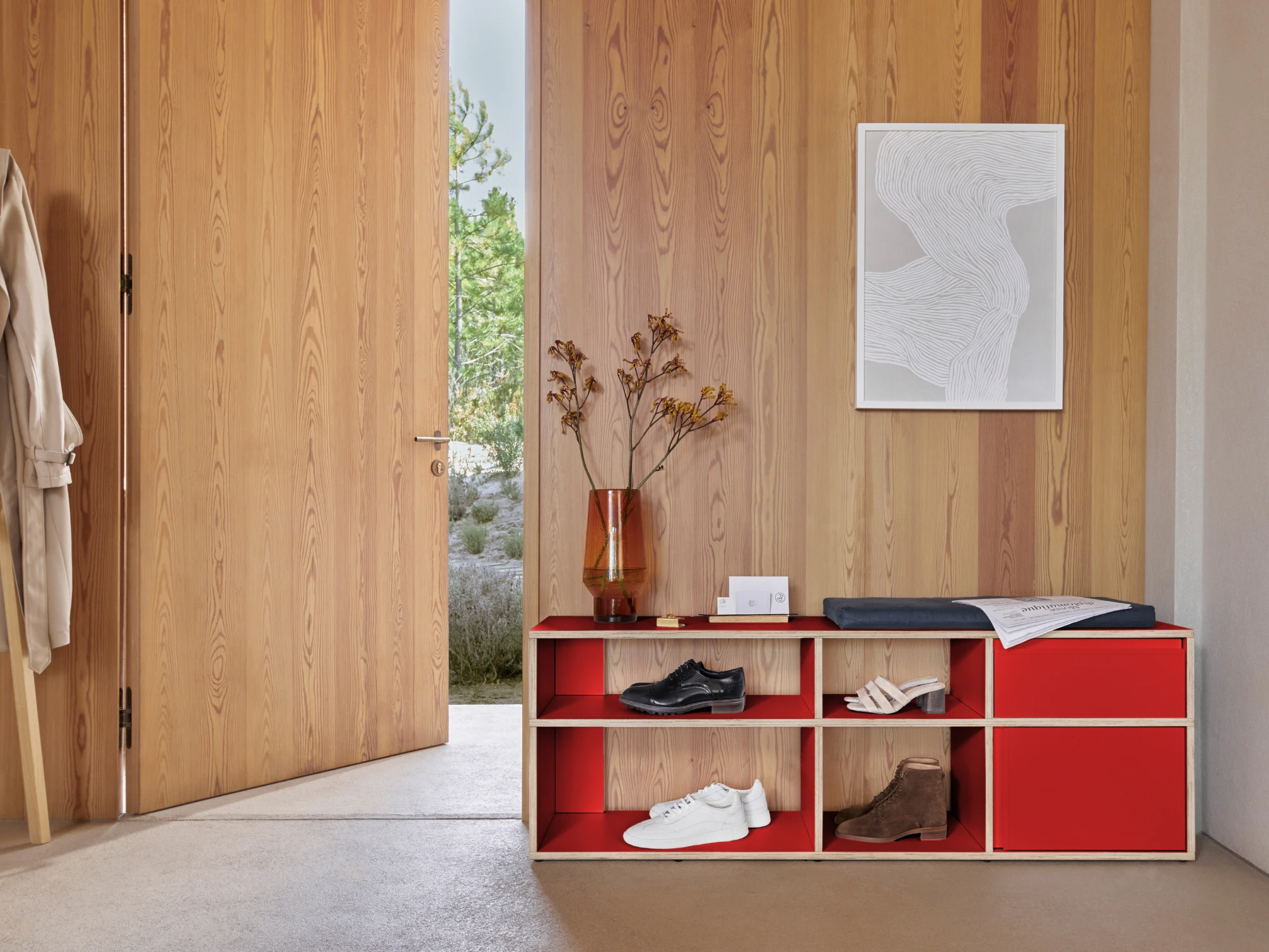 Klassisk Röd Plywood Skohylla med Dörrar och Lådor plywood - 149x53x32cm 2