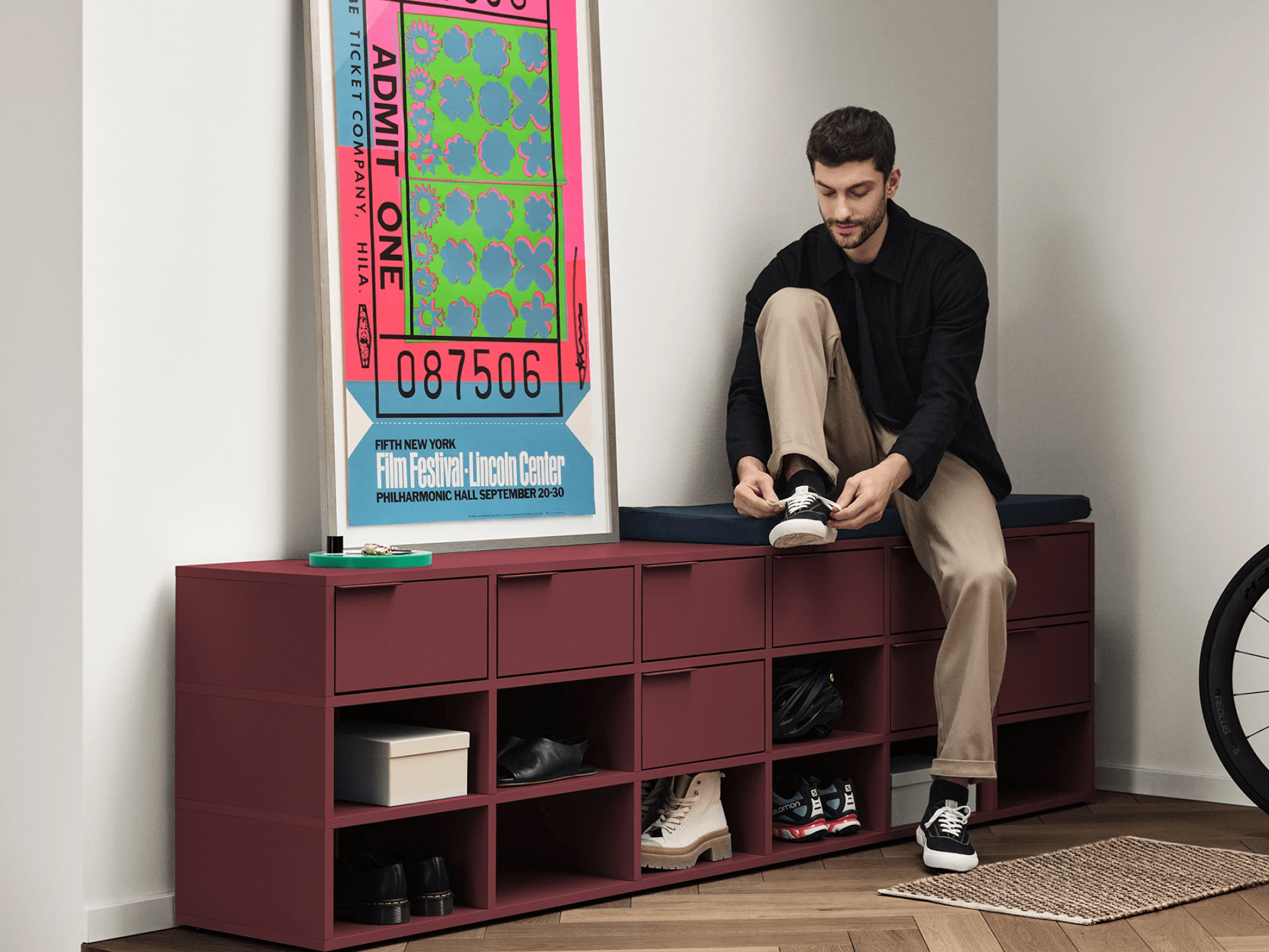 Shoe Rack in Burgund with Drawers and Backpanels 1