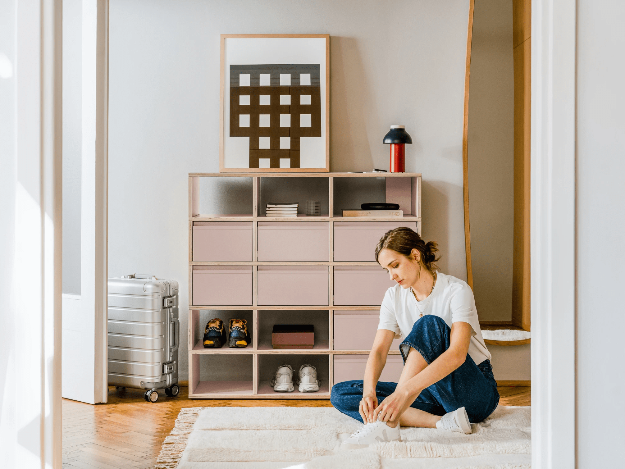 Schuhregal in Rosa mit Türen und Schubladen 1