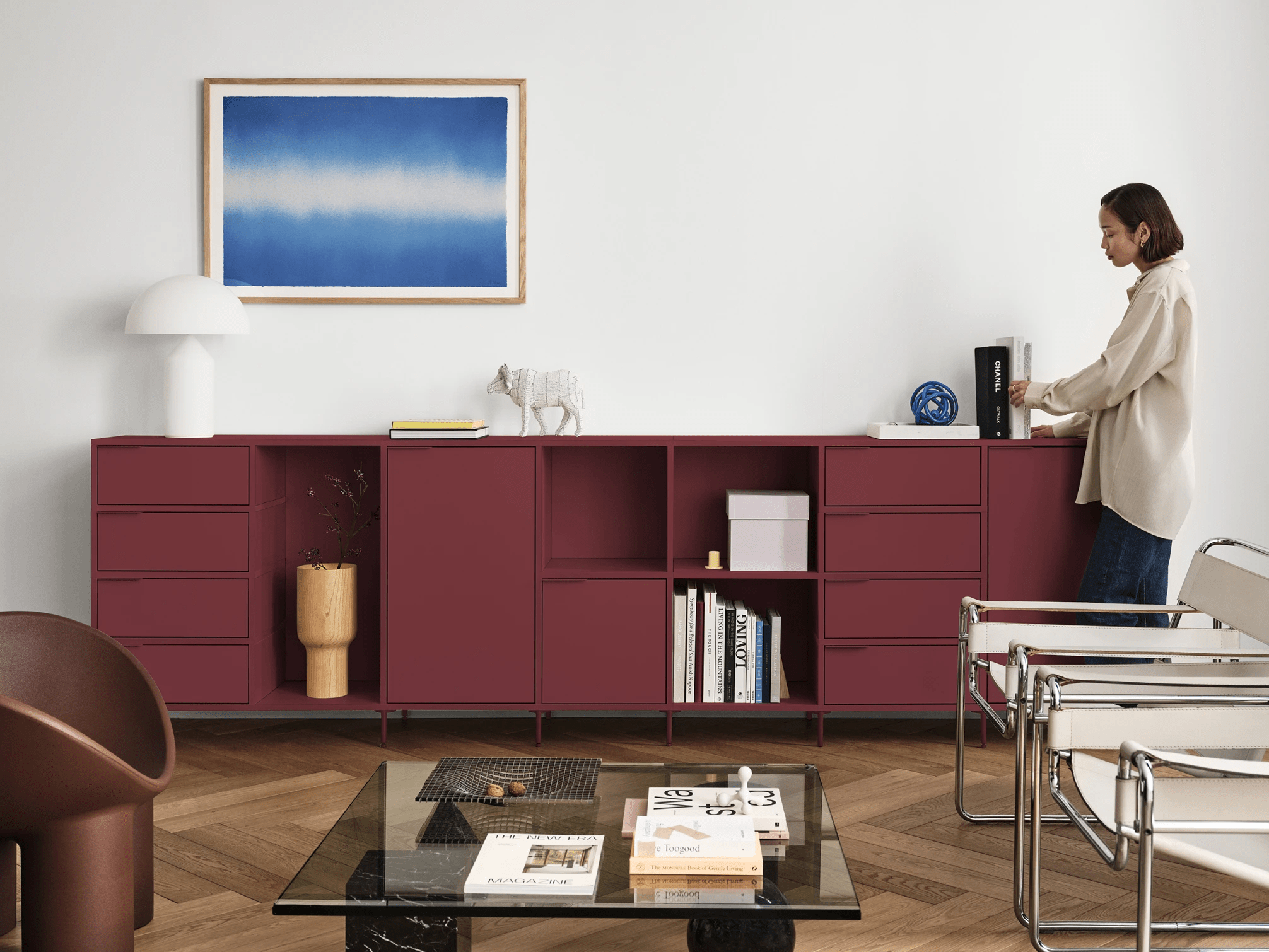Sideboard in Burgund with Doors and Drawers 2