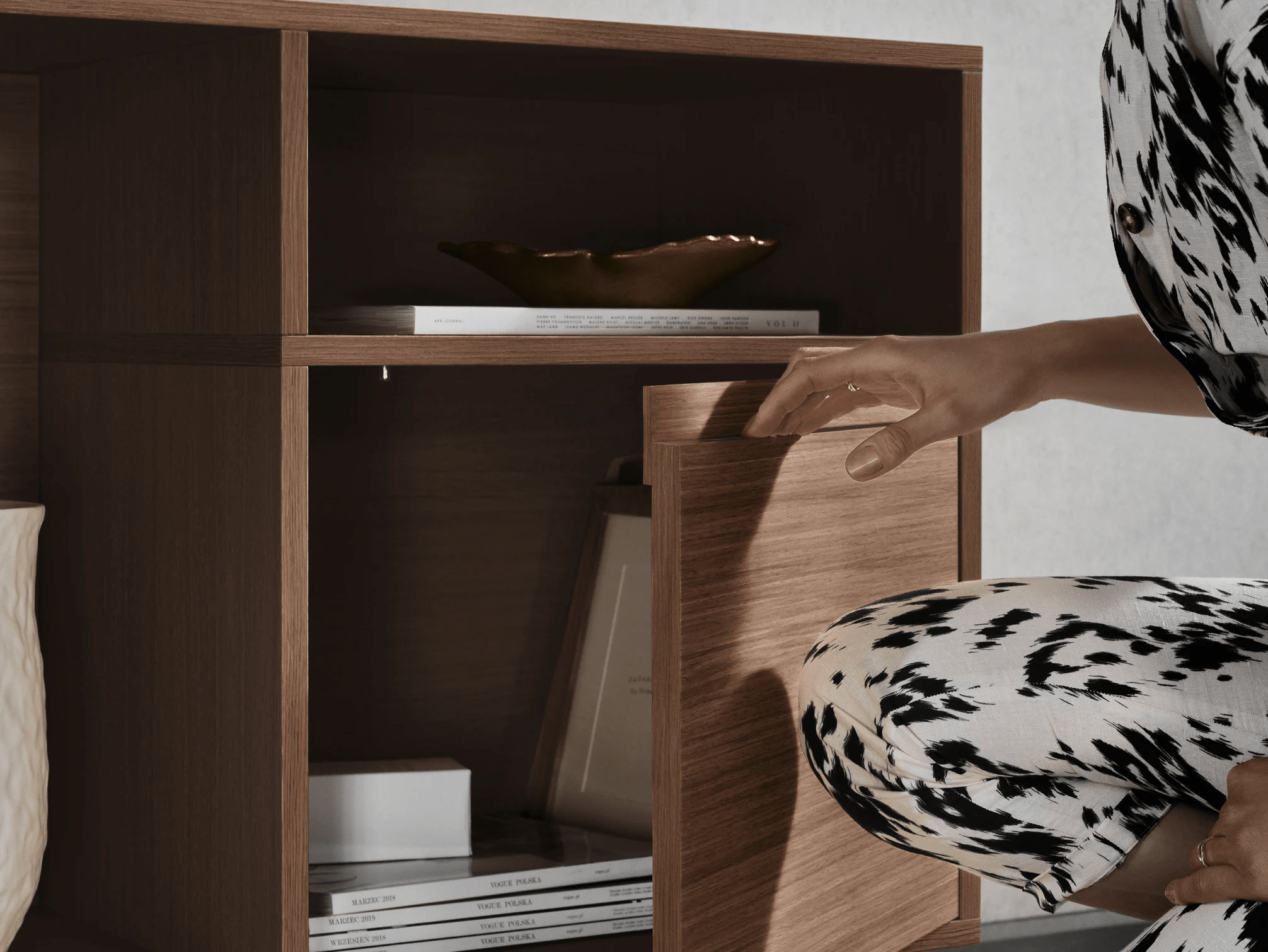 Sideboard in Walnut with Drawers and Backpanels 3