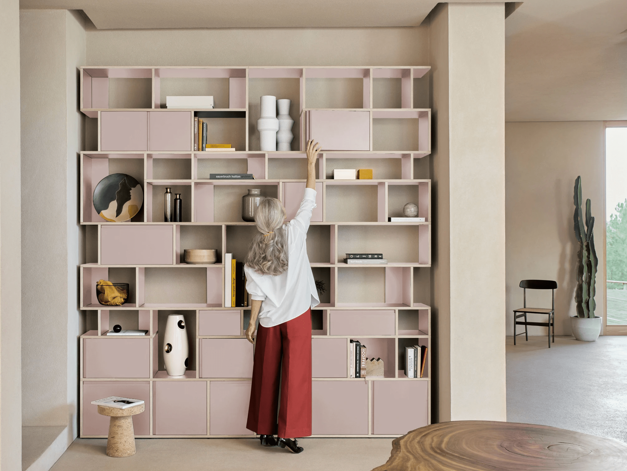 Wall Storage in Pink with Doors and Backpanels 1