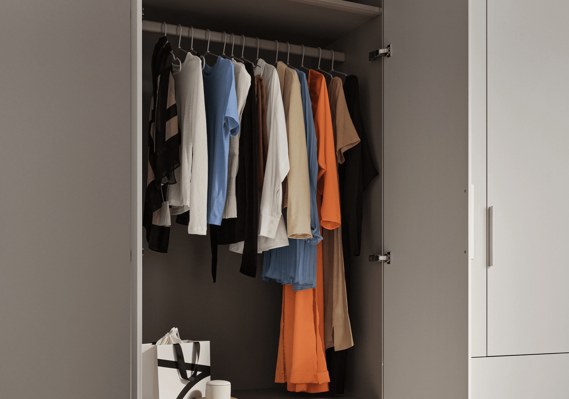 Wardrobe in Cashmere and Gray with Internal and External Drawers 2