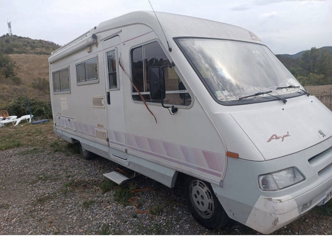 Camping-car intégral à rénover
