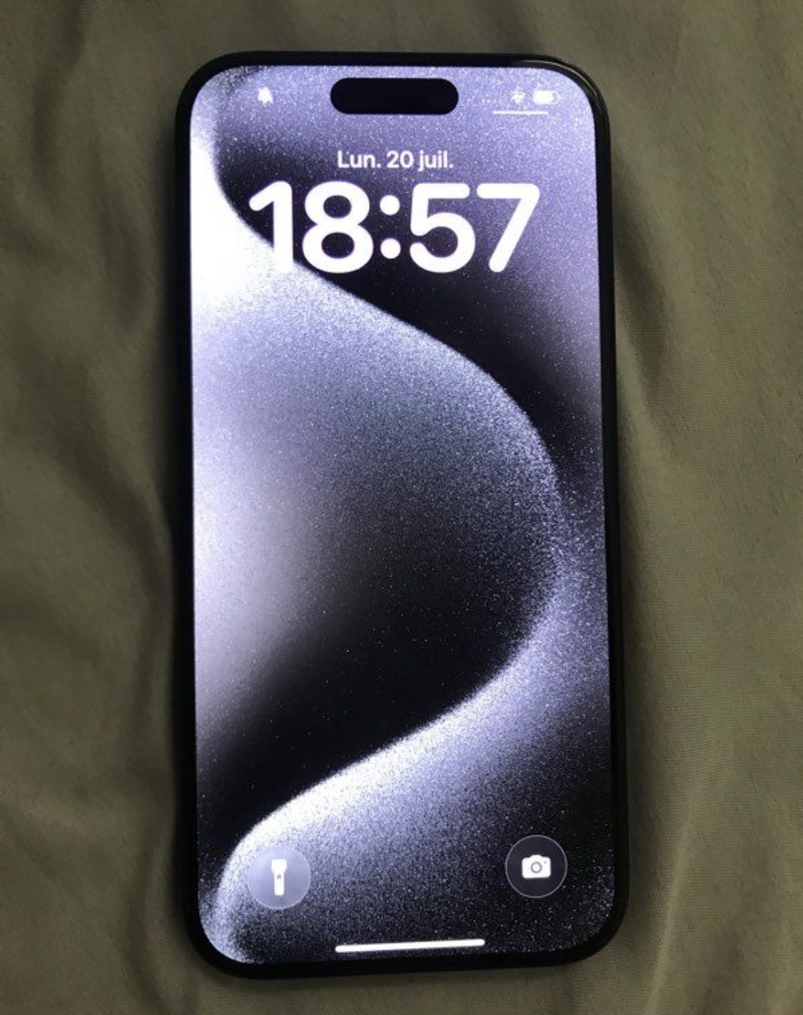 iPhone 15 Pro Max 256 Go titane bleu — 2/2