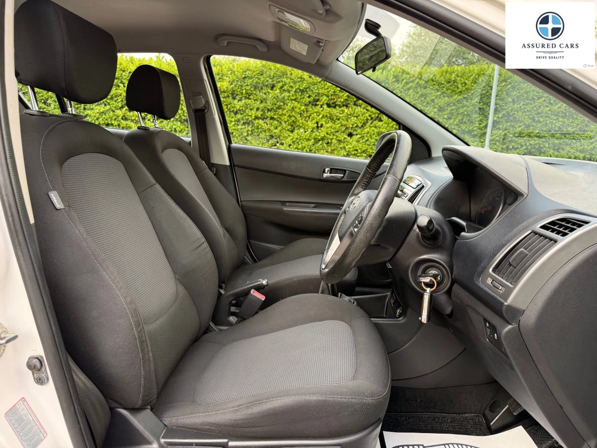 Car View 16