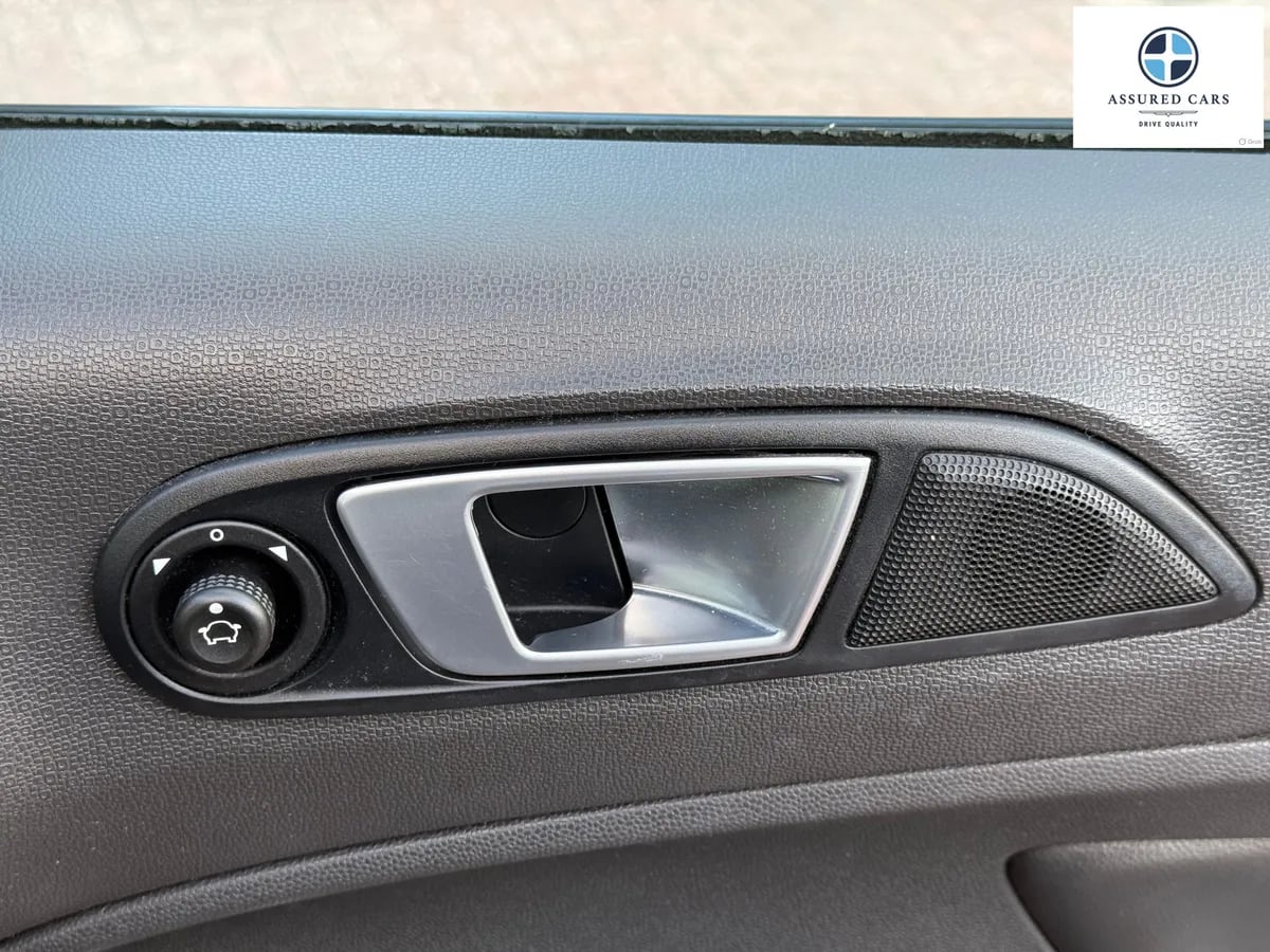 Car View 32