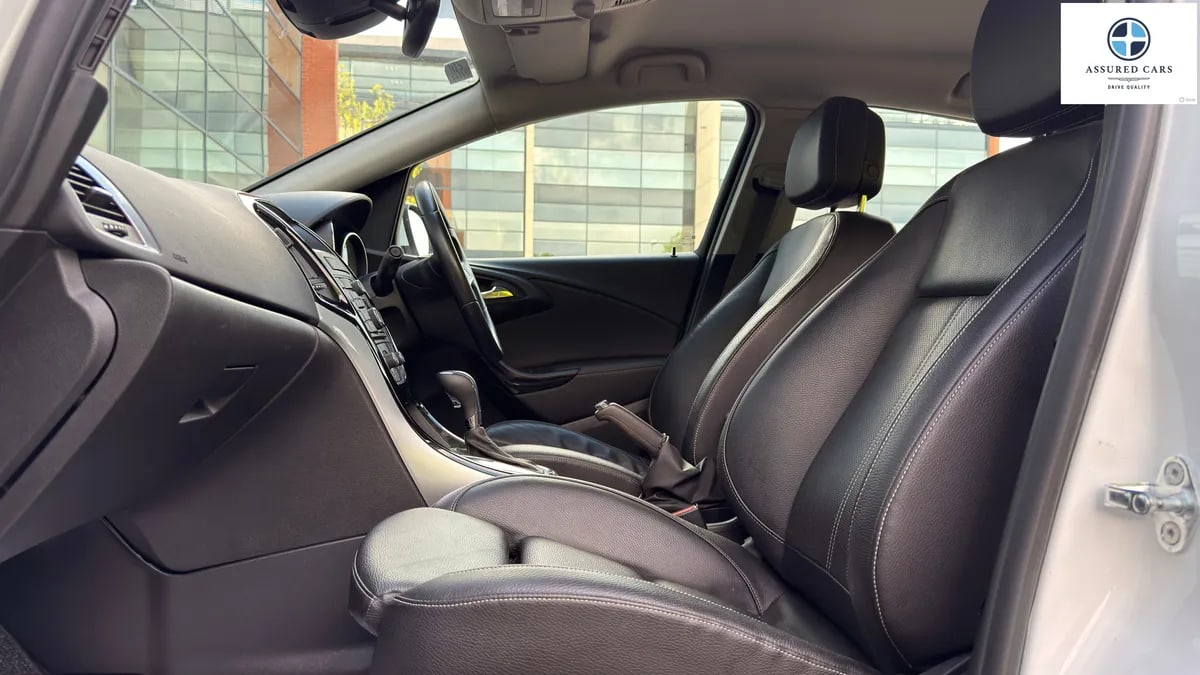 Car View 17