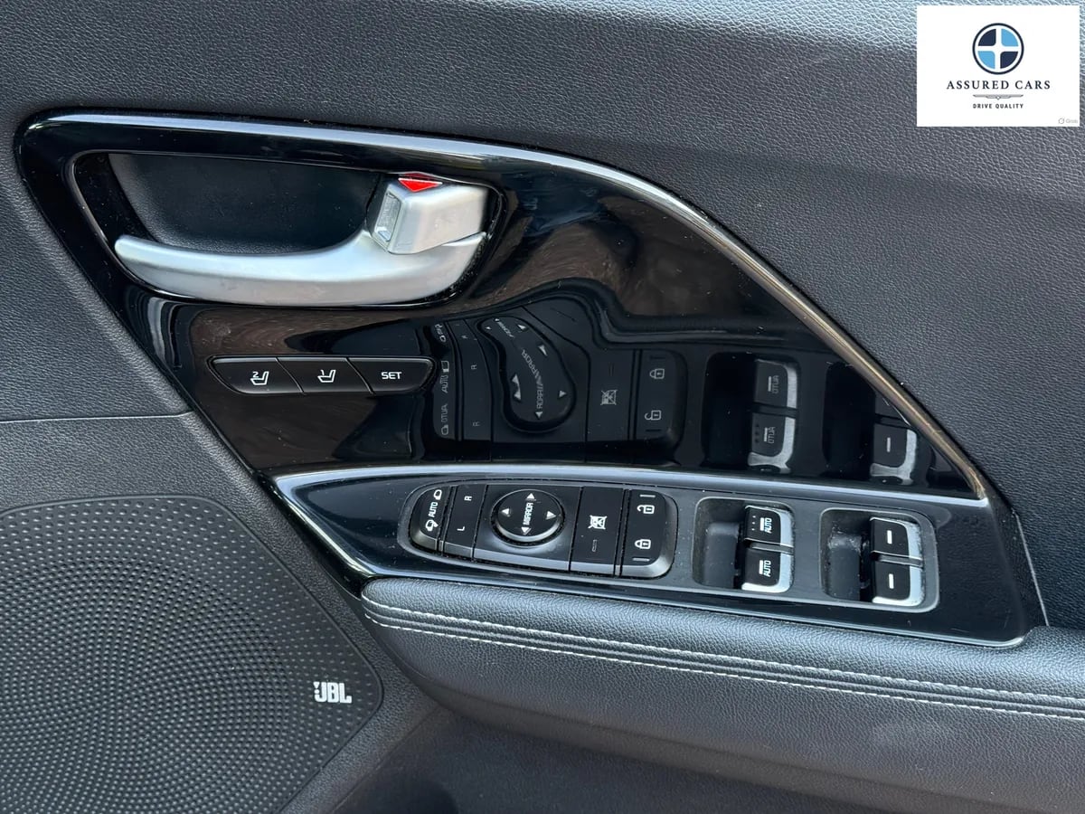 Car View 33