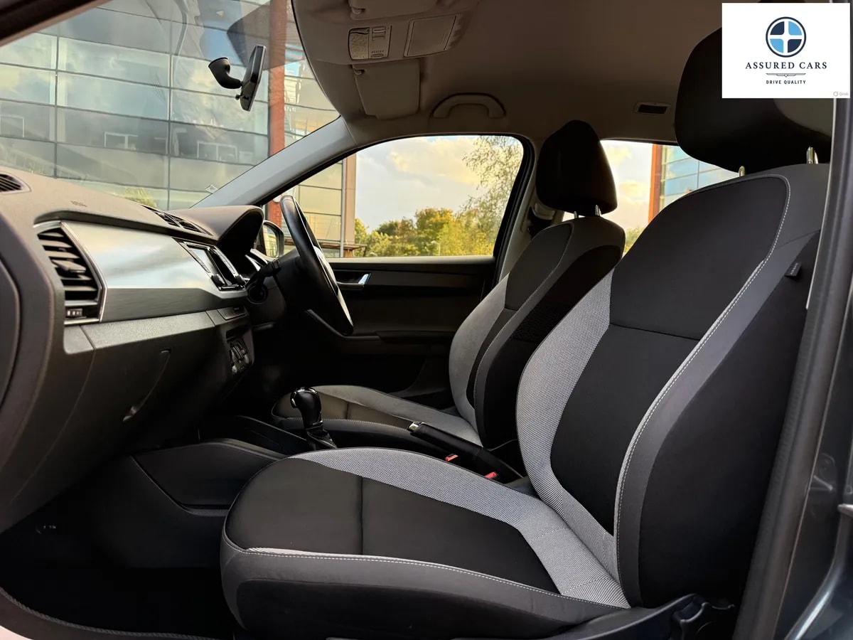Car View 19