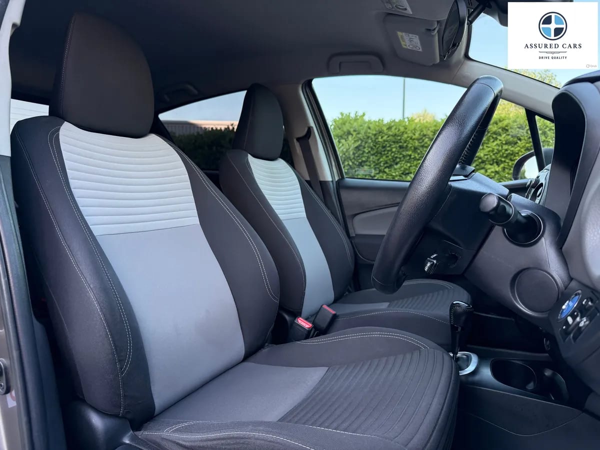 Car View 17