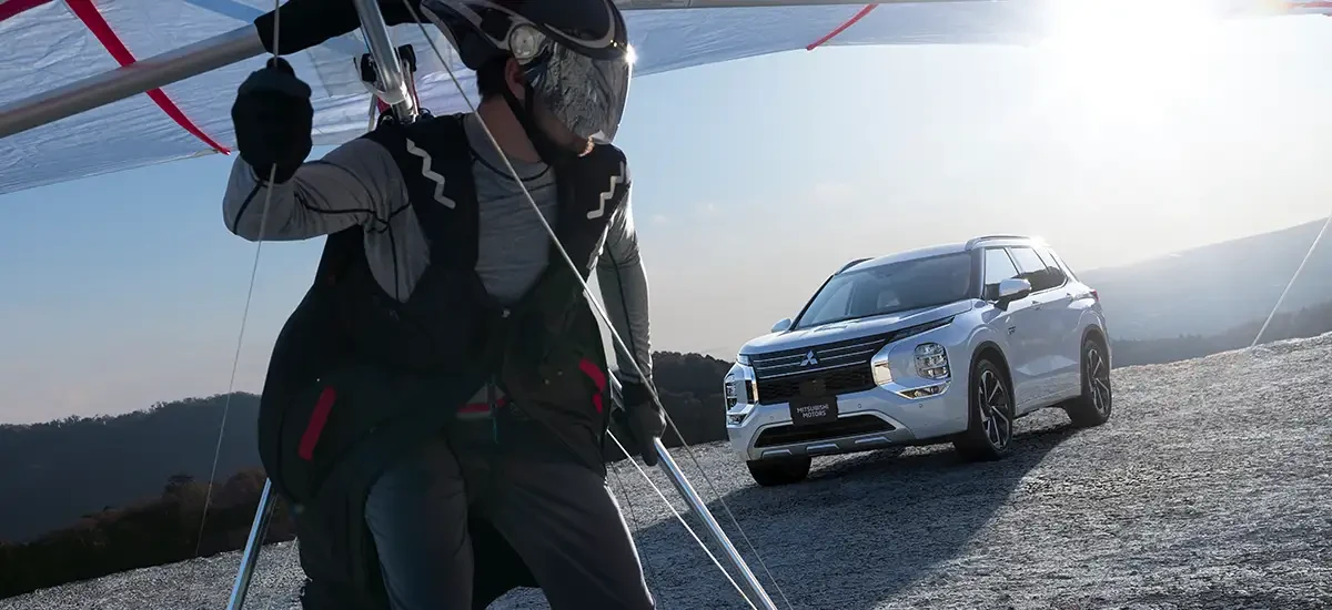 Mitsubishi Outlander-phev - miniatura 2