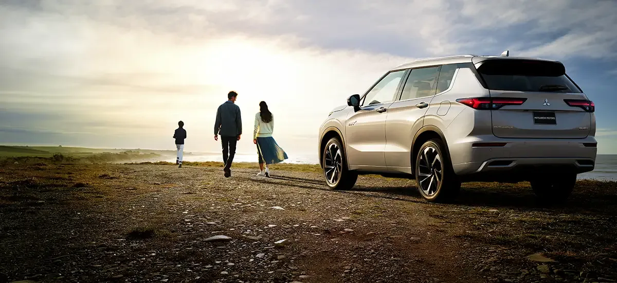 Mitsubishi Outlander-phev - miniatura 3