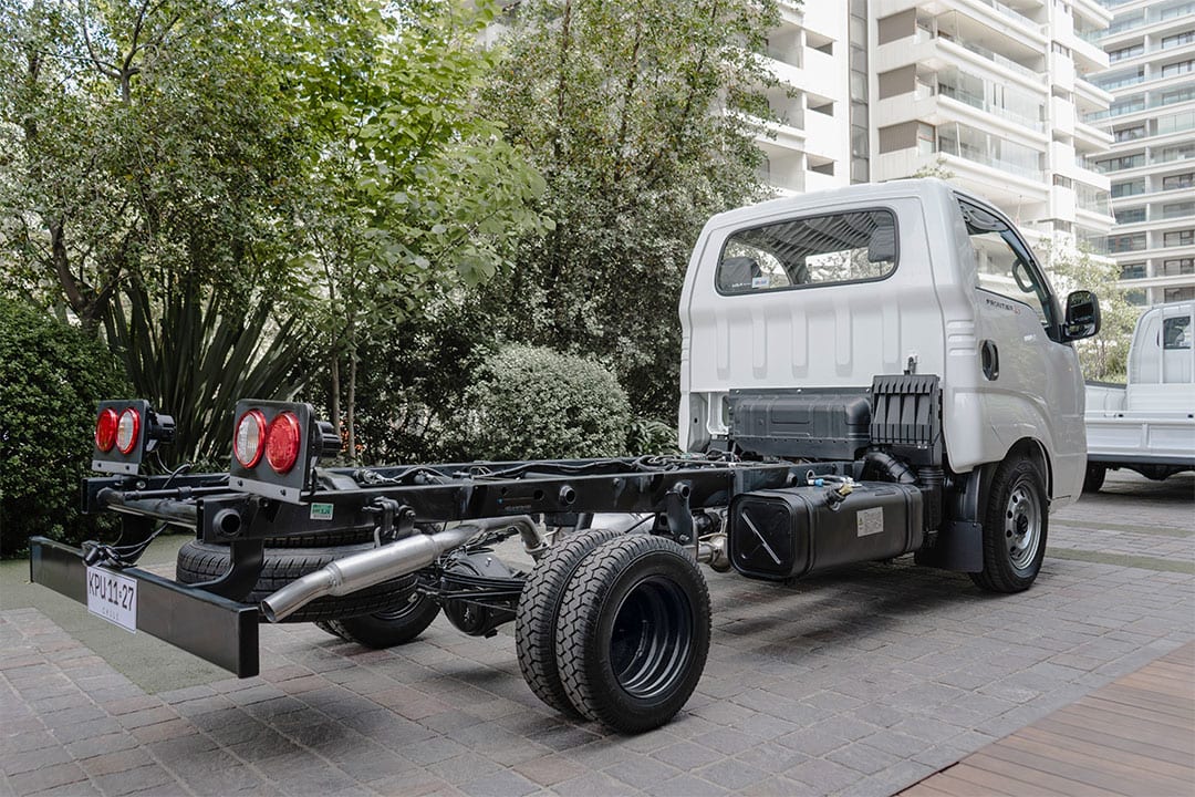 Kia Frontier Chasis Cabina - miniatura 9