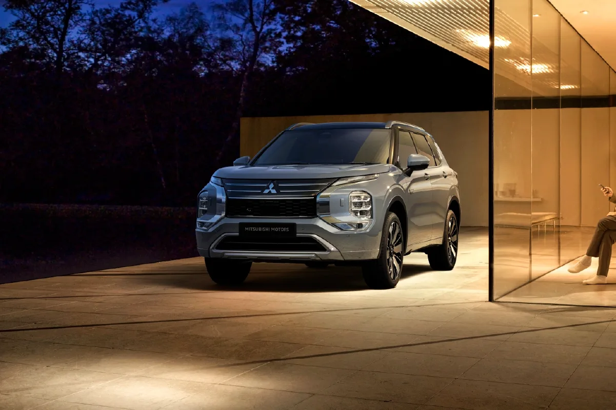 Mitsubishi Outlander - miniatura 5