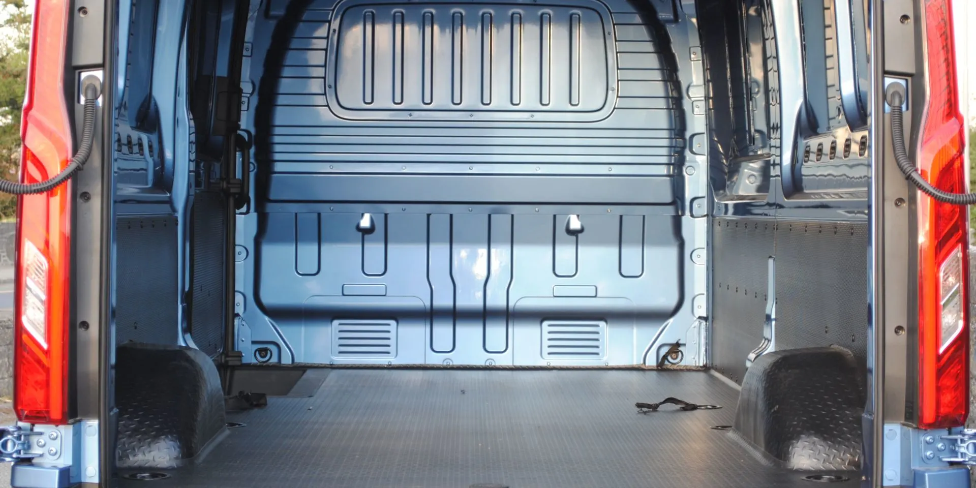 Maxus Deliver 9 Cargo - miniatura 11