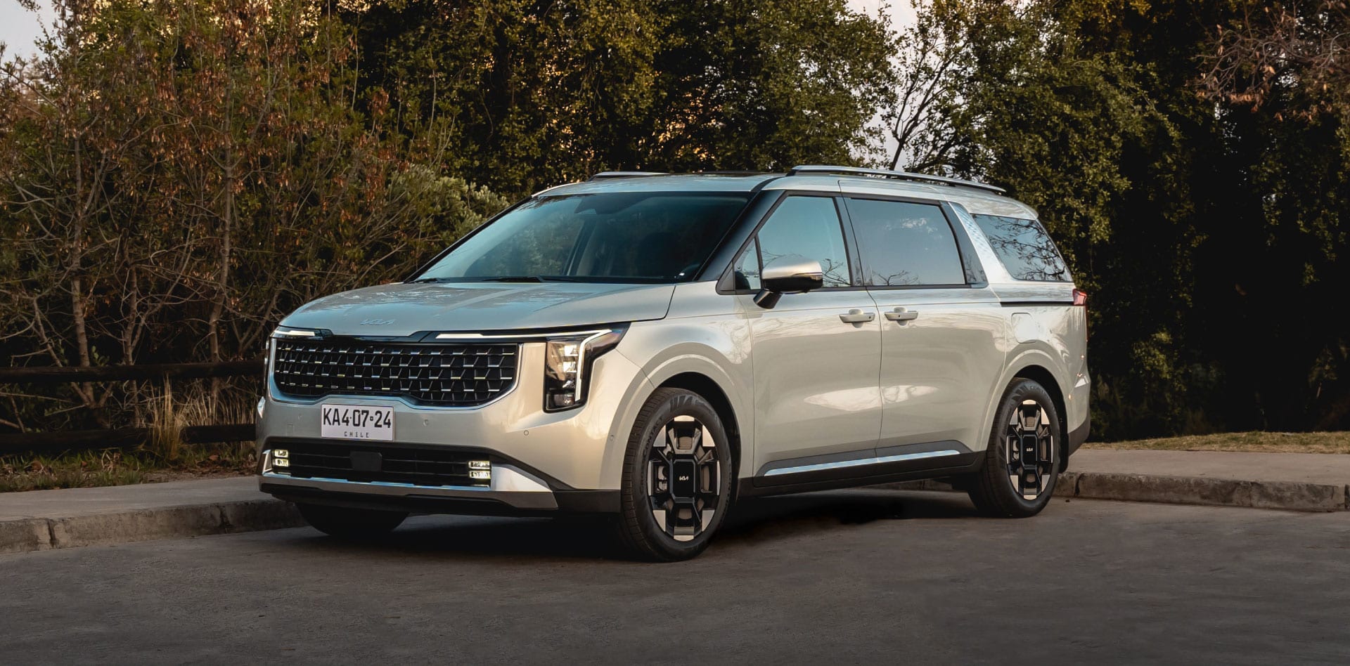 Kia Carnival - miniatura 2