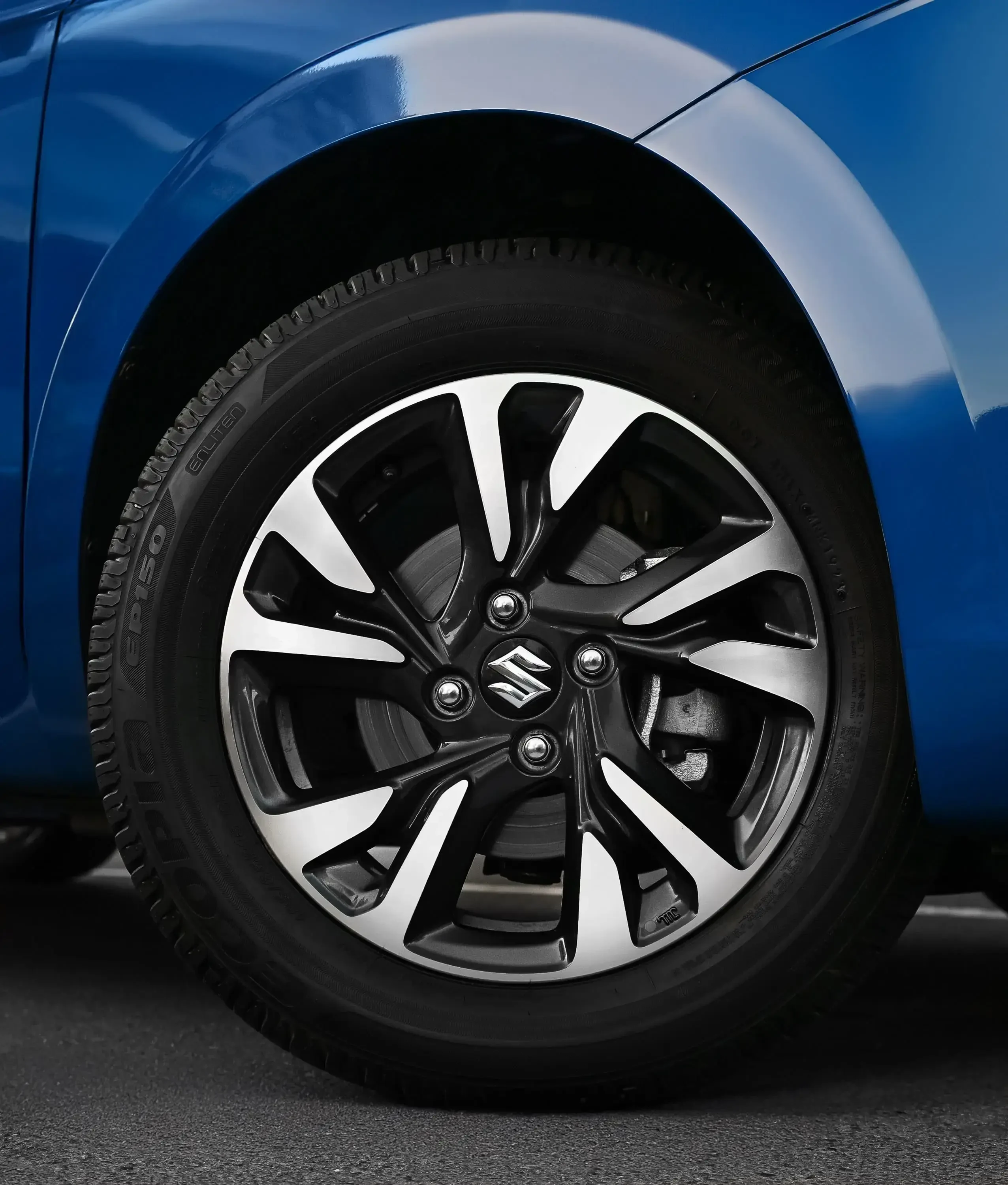 Suzuki Swift Hybrid - miniatura 5