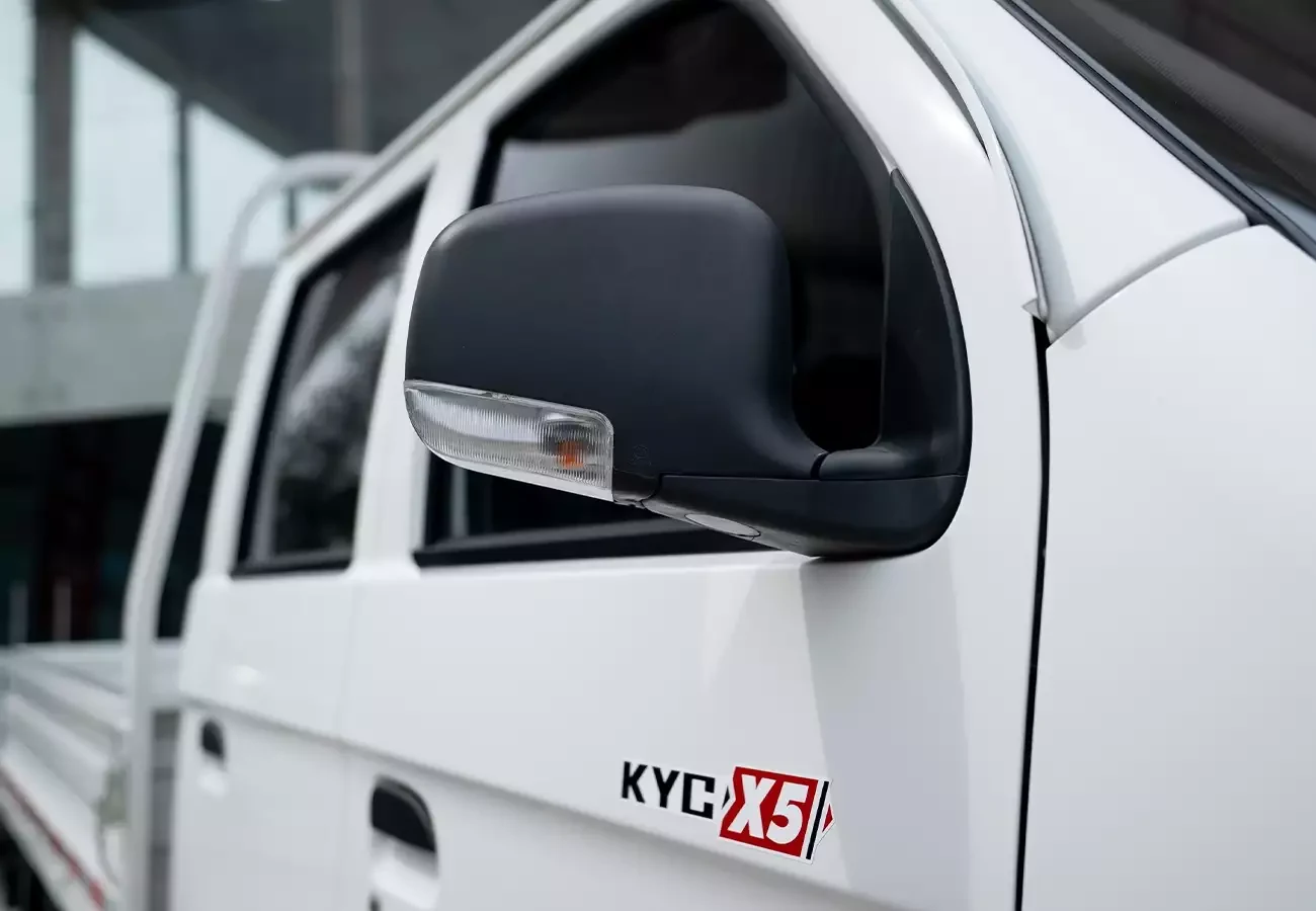 KYC Gran Mamut 1.6 Cabina Doble - miniatura 20