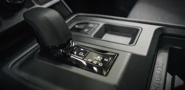 Toyota Hilux BEV - miniatura 9