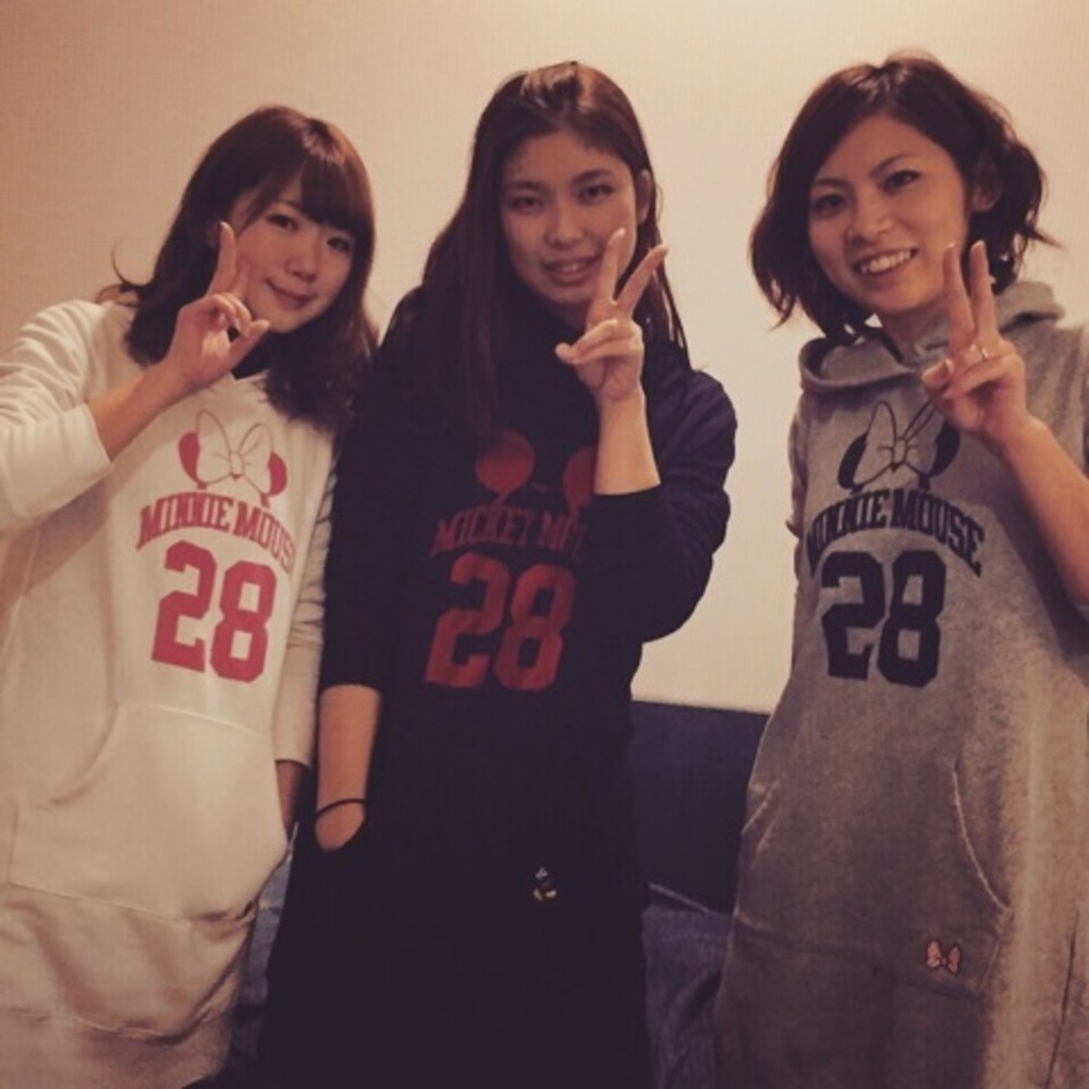 コンサバ おでかけ カジュアル 旅行 セレブ キュート ボーイッシュ ストリート キレカジ 双子コーデ きれい系で使えるワンピース パーカー