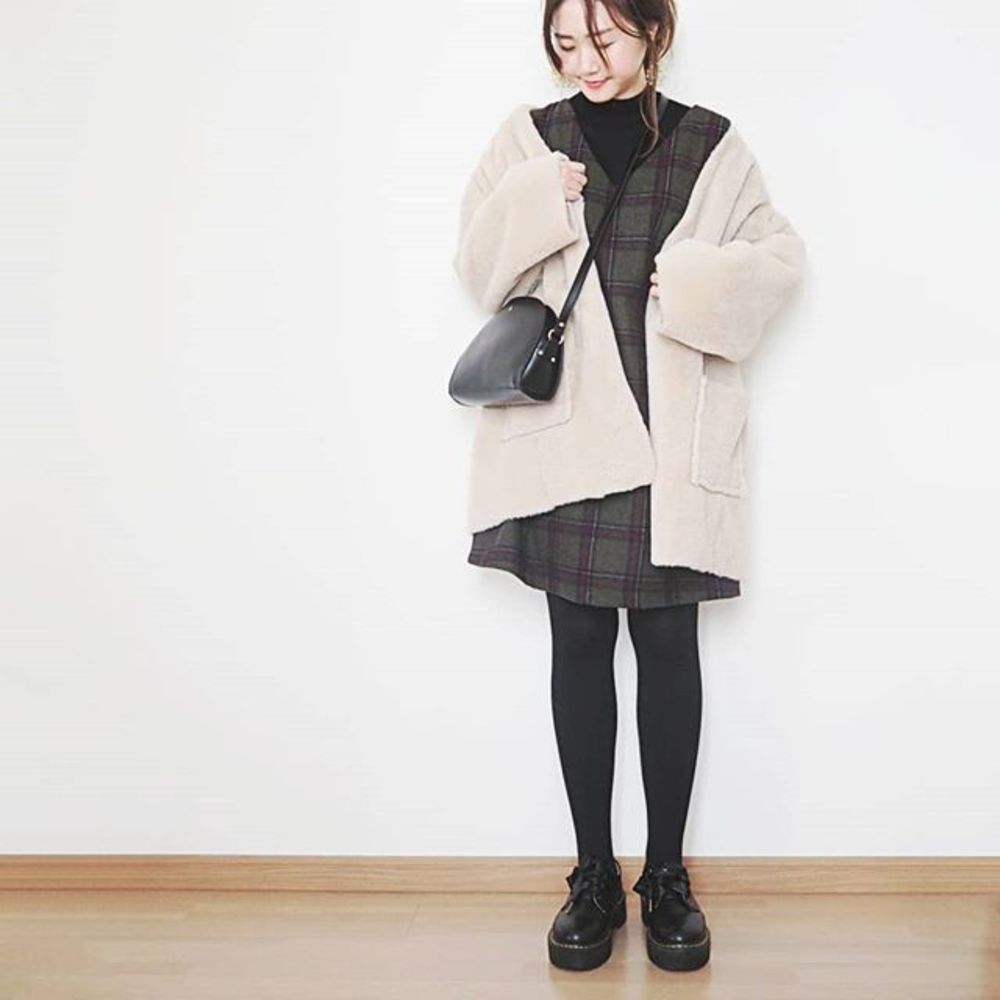 フェミニン シンプル ナチュラルで使えるベージュ もこもこ ロングコート Isn T She イズントシー X Uniqlo ユニクロ