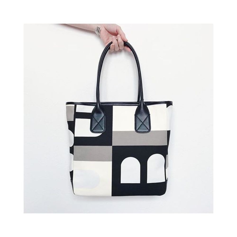 BALLY 幾何学模様 トートバッグ 新品】BALLY 幾何学模様 トートバッググレー