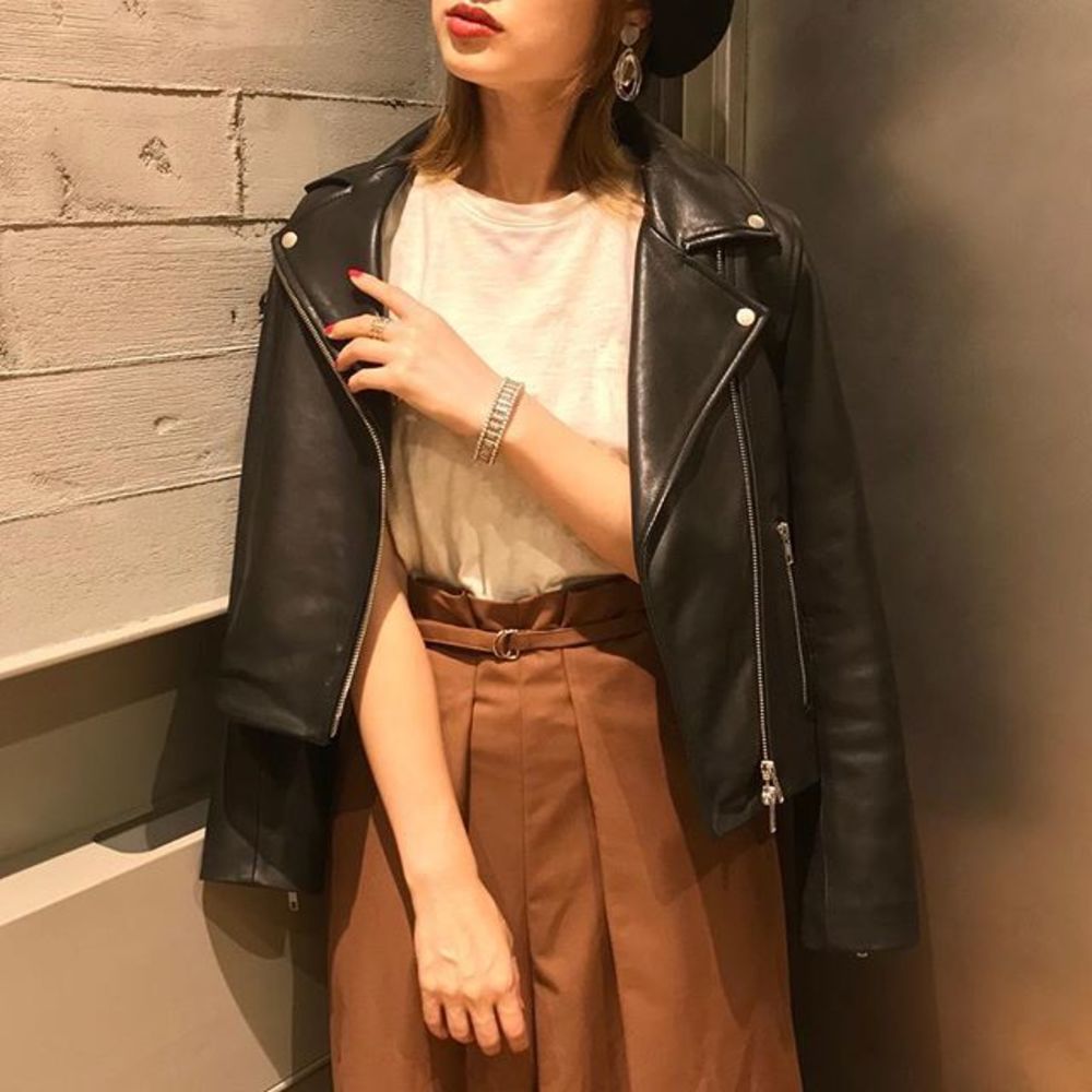 ブラック ライダースジャケット HARE（ハレ） x Emma Taylor（エマ