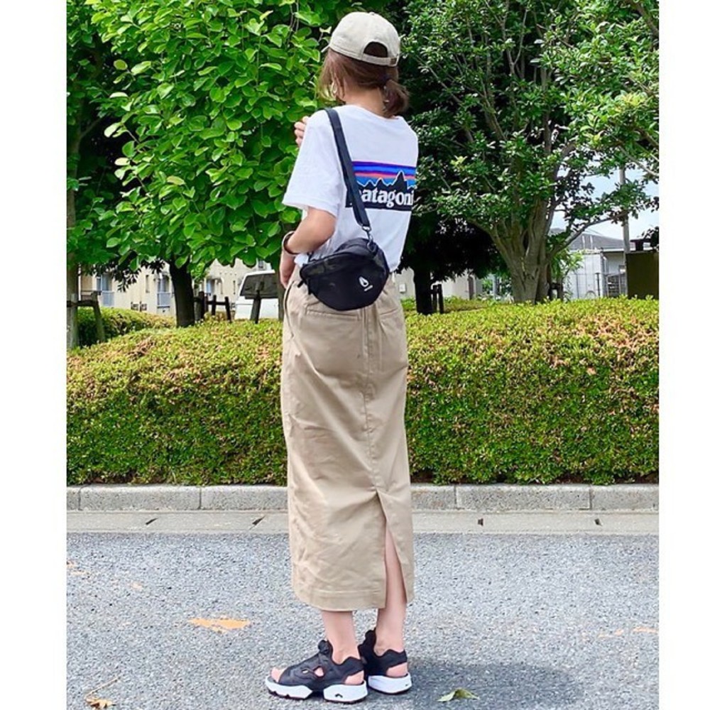 ベージュ キャップ Urban Research Sonny Label アーバンリサーチサニーレーベル X Patagonia パタゴニア Tシャツ ホワイト ロゴ バックプリント X Nixon ニクソン ブラック ショルダーバッグ X Dickies ディッキーズ ベージュ スカート スリット タイト