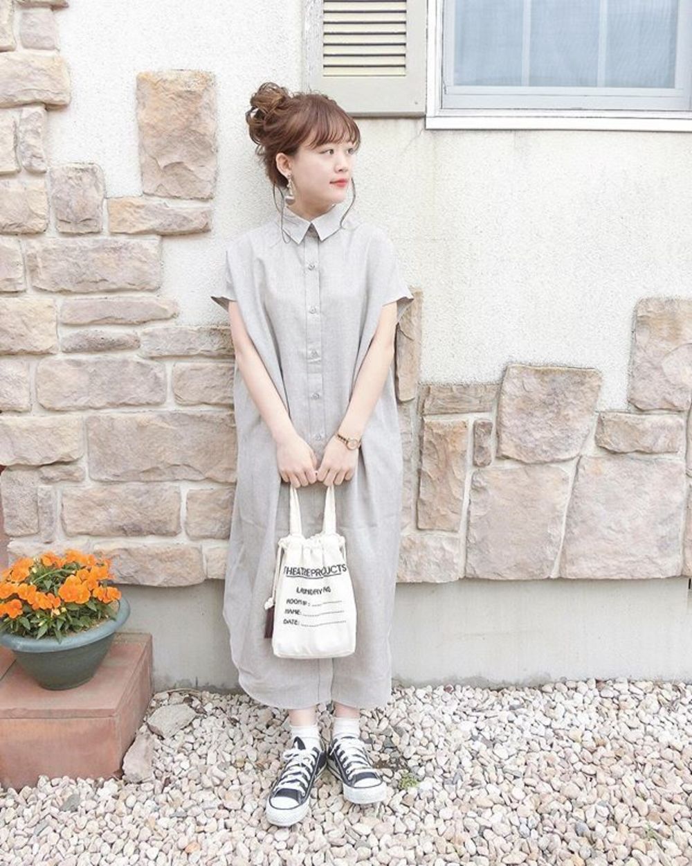 トートバッグ ホワイト ロゴ ミニ Theatre Products シアタープロダクツ X Grl グレイル グレー ロング シャツワンピース X Converse コンバース ブラック スニーカーのコーディネート Theatre Products シアタープロダクツ Cbk カブキ トートバッグ ホワイト ロゴ ミニ Theatre Products シアタープロダクツ X Grl グレイル グレー ロング シャツワンピース X Converse コンバース ブラック スニーカーのコーディネート Theatre Products シアタープロダクツ Cbk カブキ