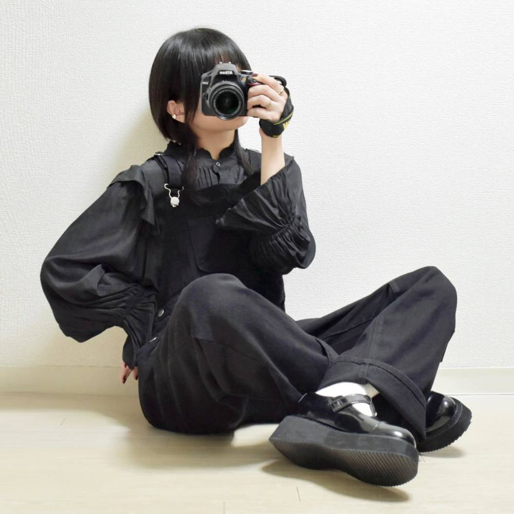 ブラック サロペットのコーディネート一覧 | #CBK(カブキ)