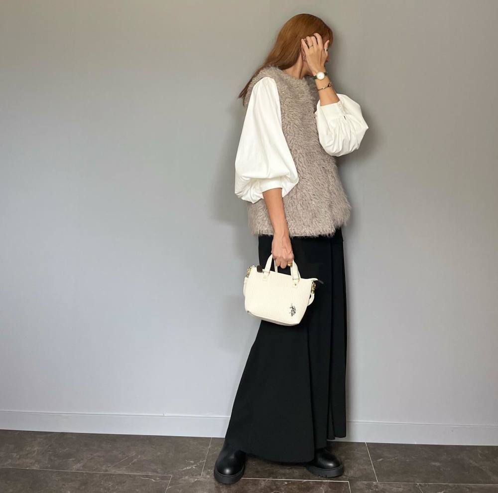 グレー ノースリーブ ファー ベスト もふもふのコーディネート一覧 