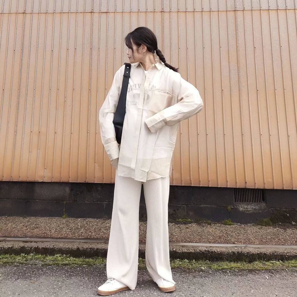 ホワイト ロゴTシャツのコーディネート一覧（レディース） | #CBK