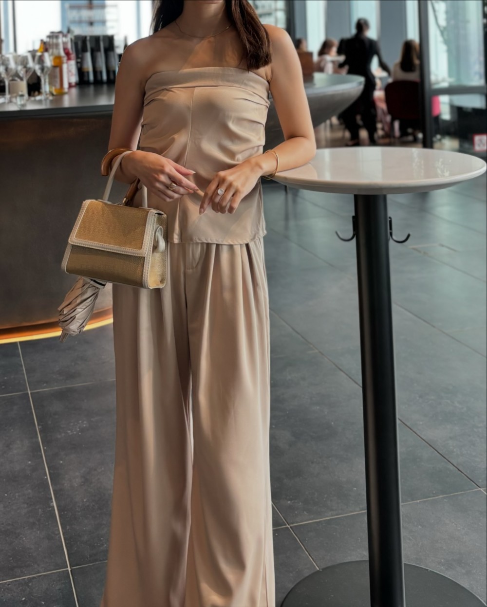 ベージュ ワイドパンツ スリットのコーディネート一覧（レディース