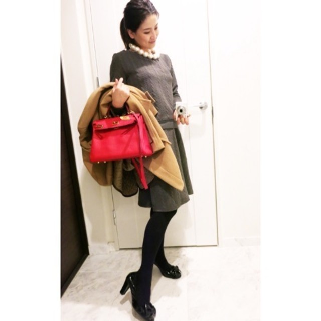 ワンピース グレー ニット ワンピース セットアップ Tocco トッコ X Ras ハンドバッグ スクエアバッグ 2way バッグ レッド X Hermes エルメス エナメル ピンヒール ヒール パンプス ブラック リボン X 真珠 アクセ ジュエリー コットンパール 大粒 ネックレス