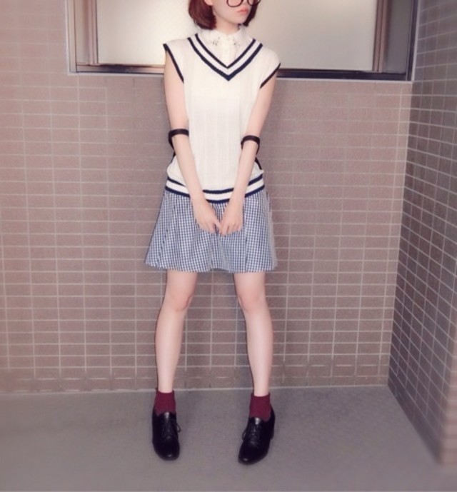 コンサバ おでかけ フェミニン ガーリー 学生 セレブ キュート 春夏コーデ お姉系 制服風 きれい系で使えるホワイト チルデンニット