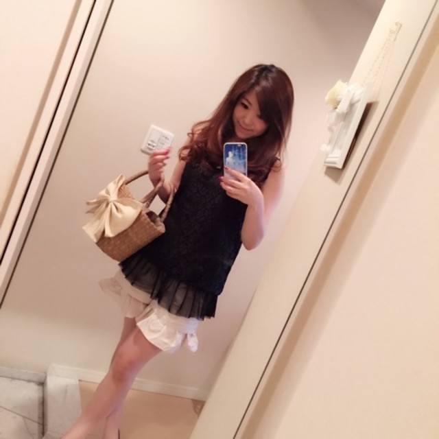 夏らしさ満載◎ ガーリーなモノトーンコーディネート