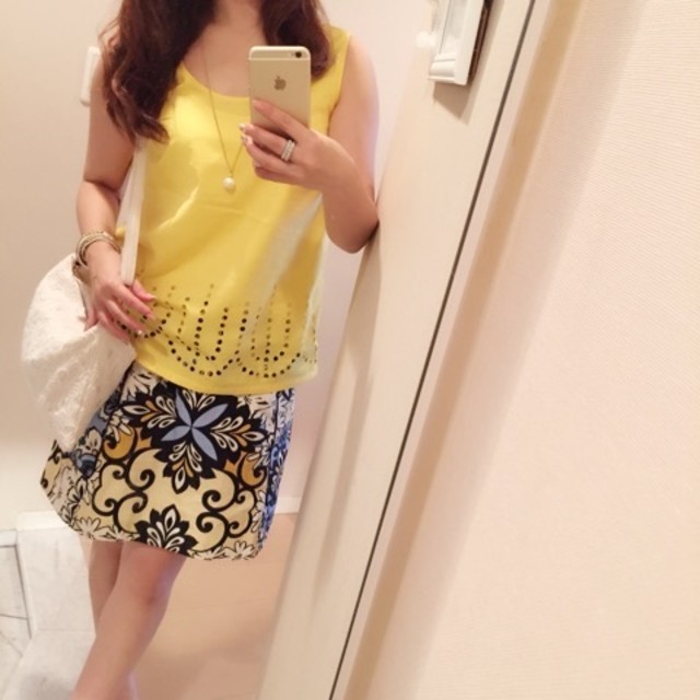 イエローカラーを使って夏のリゾートスタイル♪