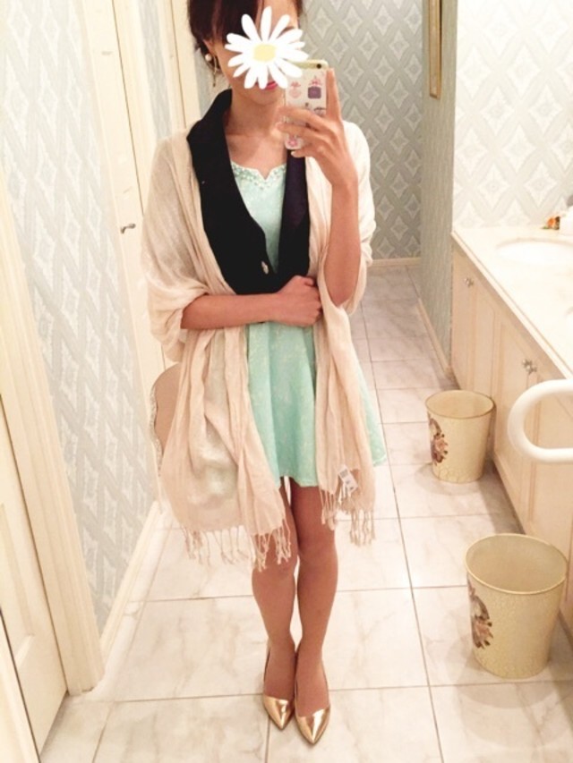 アイボリー ストール ショール Forever21 フォーエバー21 X 楽天 ニット ラウンドネック 肩掛け クルーネック カーディガン ブラック X ドレスライン ドレスショップgirl パーティドレス ミントグリーン X ポインテッドトゥ パンプス ゴールドのコーディネート 結婚