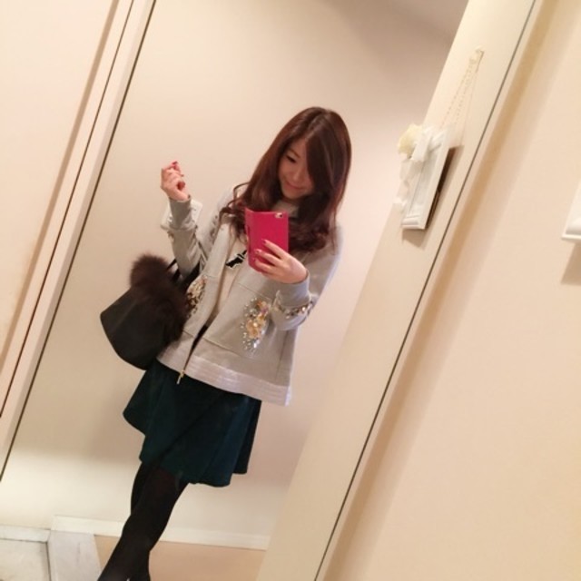 大人のきれいめカジュアルにファーバッグをプラス♡