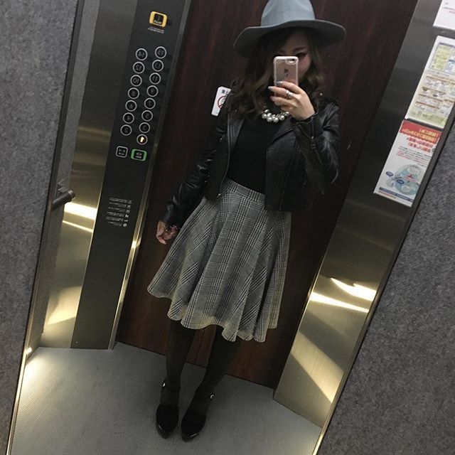 女優帽で甘辛コーデ♡