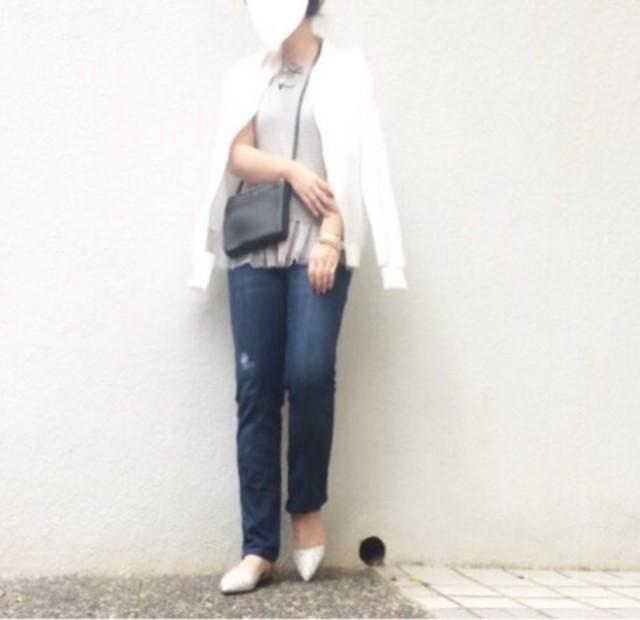 春におすすめ 白のブルゾンを使った大人可愛いコーデをご紹介します